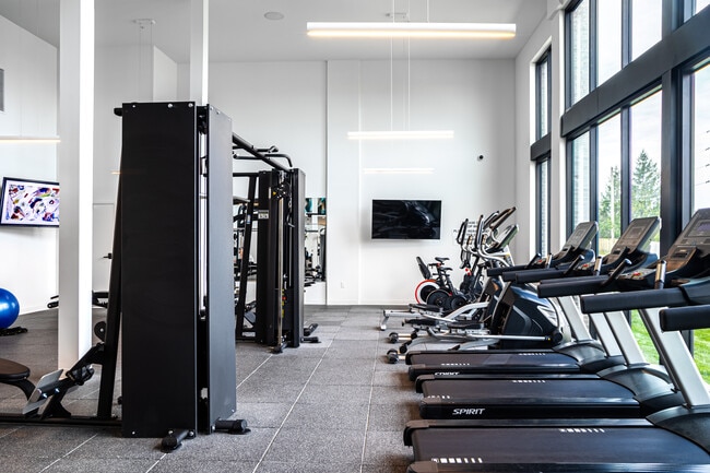 Vanguard Villas in Lee's Summit, MO - Building Photo - Interior Photo