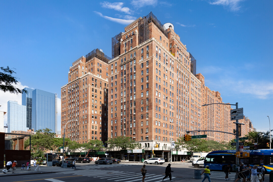 London Terrace Towers in New York, NY - Building Photo