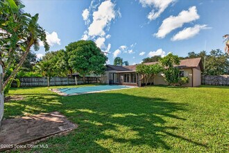 458 Freeman Rd NW in Palm Bay, FL - Foto de edificio - Building Photo