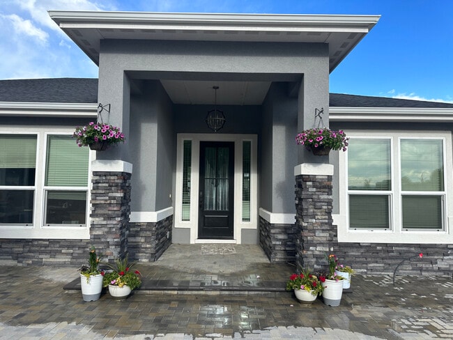 property at 15550 Riverside Rd