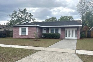 112 Circle Hill Dr in Brandon, FL - Building Photo