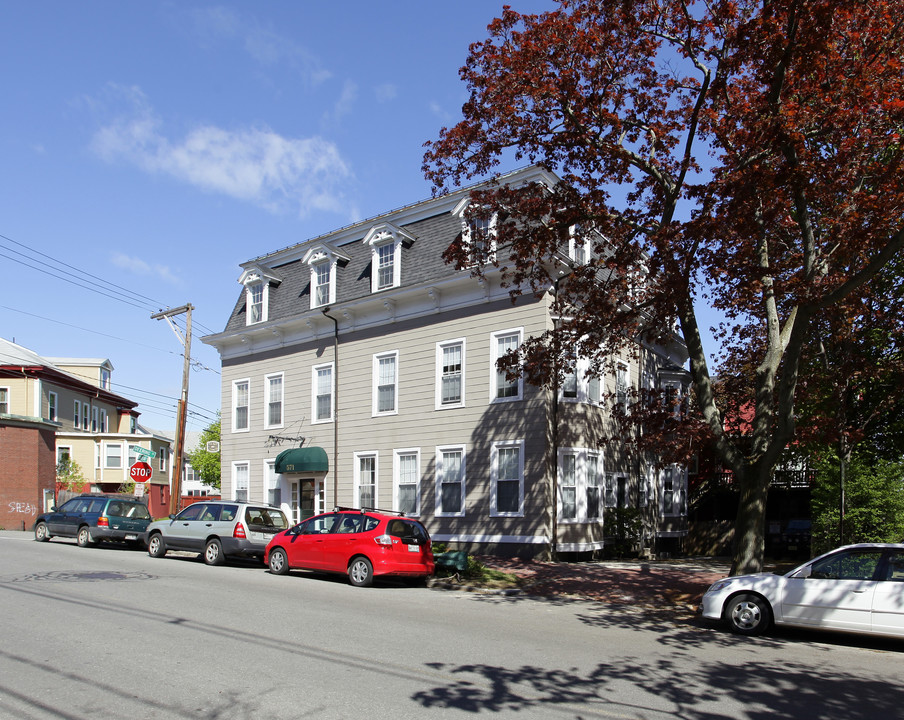 571 Cumberland Ave in Portland, ME - Building Photo