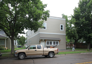 3225 Cedar Ave S in Minneapolis, MN - Building Photo - Building Photo