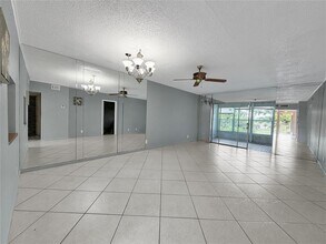 1035 Country Club Dr in Margate, FL - Building Photo - Building Photo