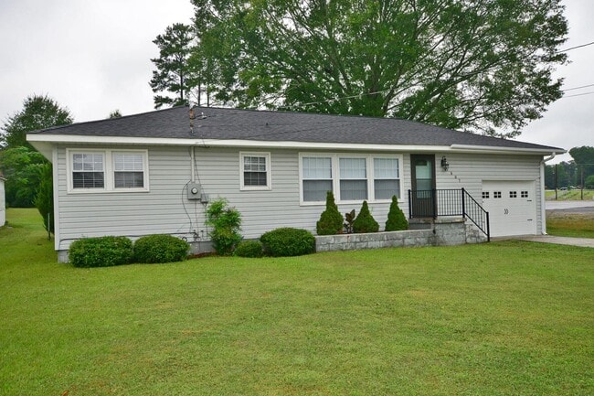 property at 907 Ave A SE