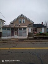 107 School St, Unit one in Webster, MA - Building Photo