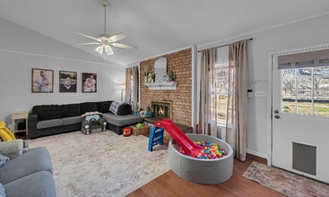 400 Patricia Dr in Hewitt, TX - Foto de edificio - Building Photo