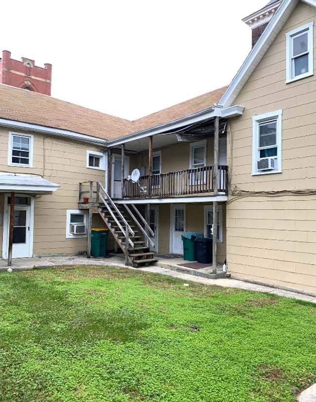 103 S Church St in Waynesboro, PA - Building Photo - Building Photo
