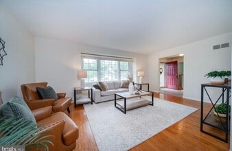 716 Fiske Ln in Newark, DE - Foto de edificio - Building Photo