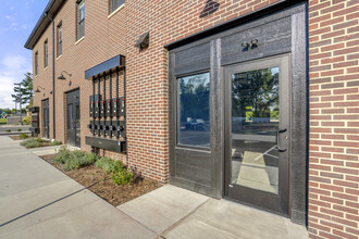 McCulloch Building in Marysville, OH - Foto de edificio - Building Photo