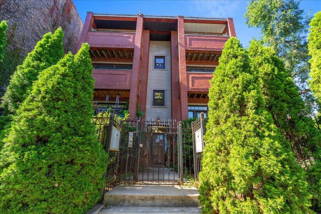 6500 S Minerva Ave in Chicago, IL - Building Photo
