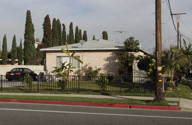 630 Hamilton St in Costa Mesa, CA - Foto de edificio - Building Photo