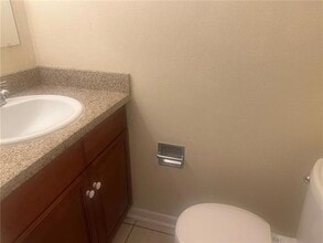 2909 Lake Villa Dr in Metairie, LA - Foto de edificio - Building Photo