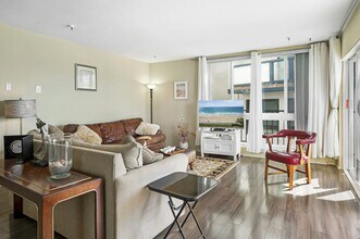565 Esplanade in Redondo Beach, CA - Building Photo - Building Photo