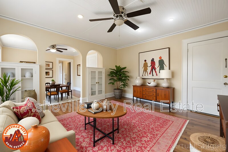 87 Brevard Rd in Asheville, NC - Building Photo