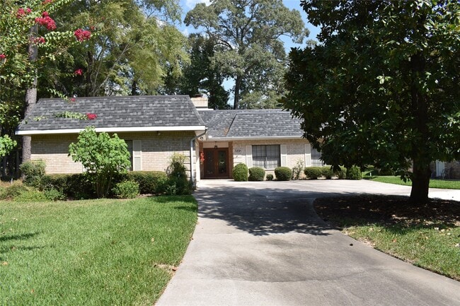 property at 3214 Wedgewood Cir