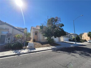 7817 W Falcon Wing Ave in Las Vegas, NV - Building Photo - Building Photo