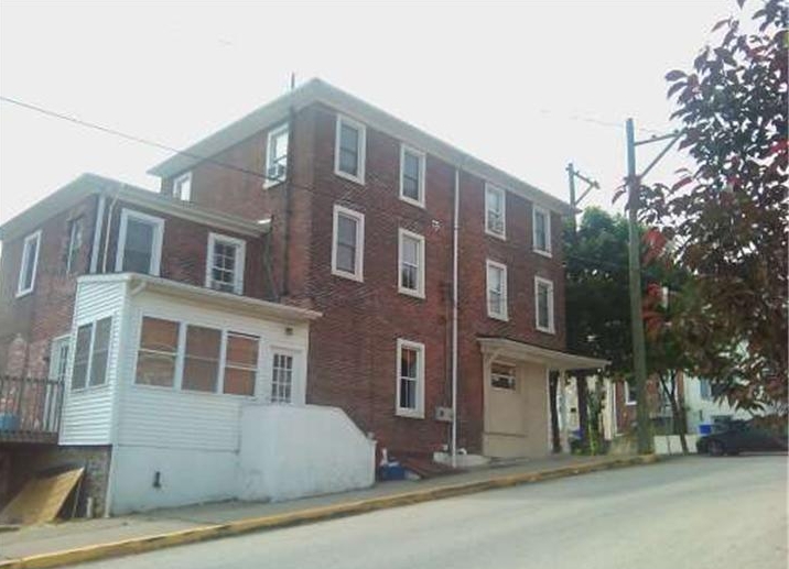 389 E Hector St in Conshohocken, PA - Foto de edificio