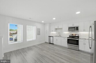 19510 VILLAGE Walk in Montgomery Village, MD - Building Photo - Building Photo