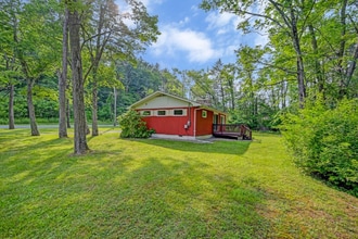 236 Merwinsburg Rd in Effort, PA - Building Photo - Building Photo