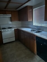 10413 Western Ave, Unit 102 in Downey, CA - Building Photo - Building Photo