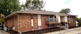 13122 N St in Omaha, NE - Building Photo
