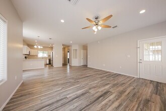 3618 W Menadota Dr in Glendale, AZ - Building Photo - Building Photo