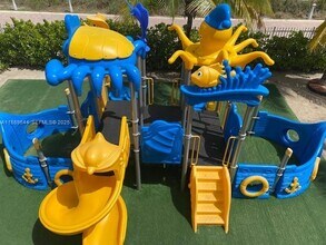 6039 Collins Ave in Miami Beach, FL - Building Photo - Building Photo