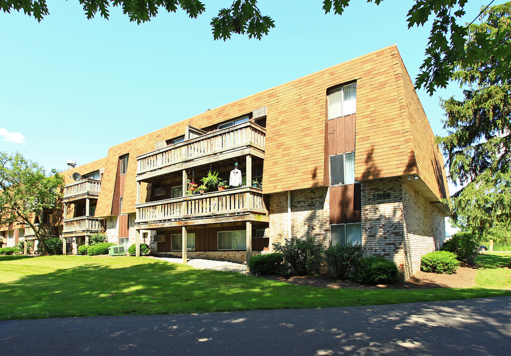 Foxes' Lair Apartments in Elyria, OH - Building Photo