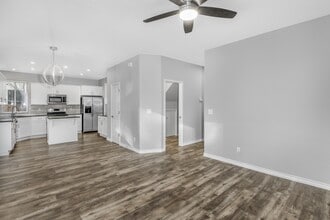 16075 SW Loon Dr in Beaverton, OR - Foto de edificio - Building Photo