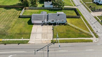 2259 E 38th St in Erie, PA - Building Photo