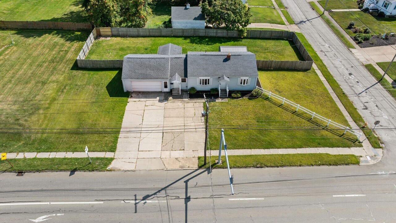 2259 E 38th St in Erie, PA - Building Photo