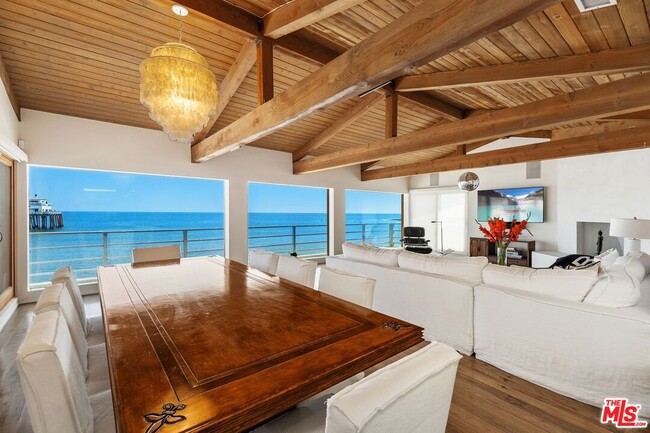 23018 Pacific Coast Hwy in Malibu, CA - Building Photo - Building Photo