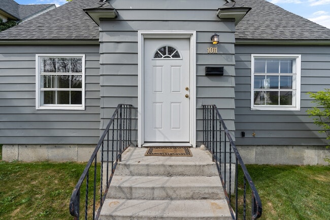 1011 E Nora Ave in Spokane, WA - Foto de edificio - Building Photo