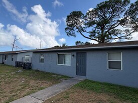 4593 Coconut Rd in Lake Worth Beach, FL - Building Photo