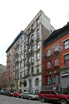 224 E 13th St in New York, NY - Building Photo