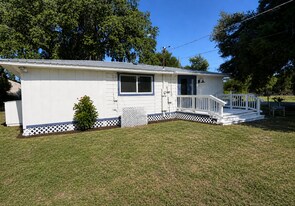13515 Gavin Rd in Dover, FL - Building Photo