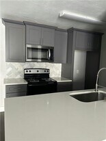 10101 S Gessner Rd in Houston, TX - Building Photo