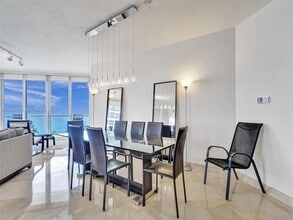 9595 Collins Ave, Unit N8H in Surfside, FL - Foto de edificio - Building Photo