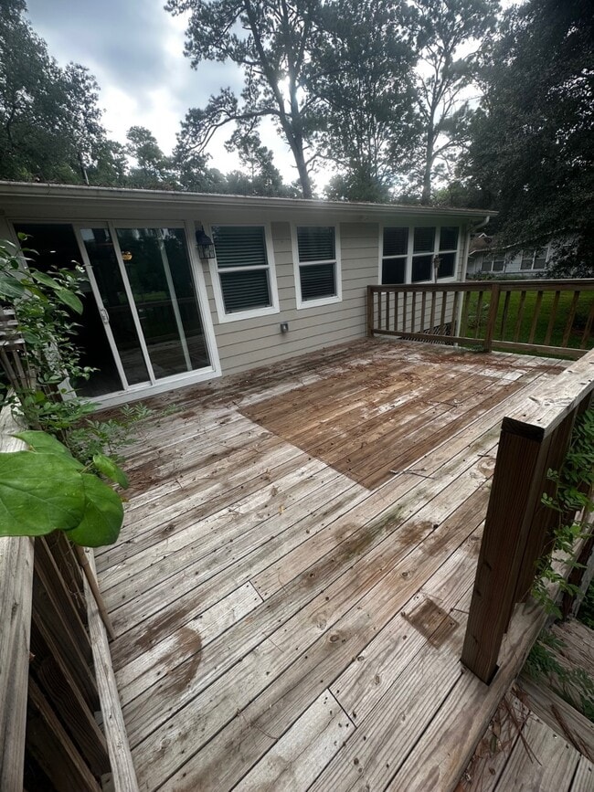 1572 E Pine Lake Cir