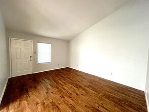 1918 Gracy Farms Ln in Austin, TX - Building Photo - Building Photo