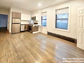 24 Phillips St in Boston, MA - Building Photo