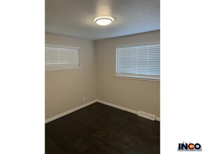 2904 W Chenango Ave in Englewood, CO - Building Photo - Building Photo