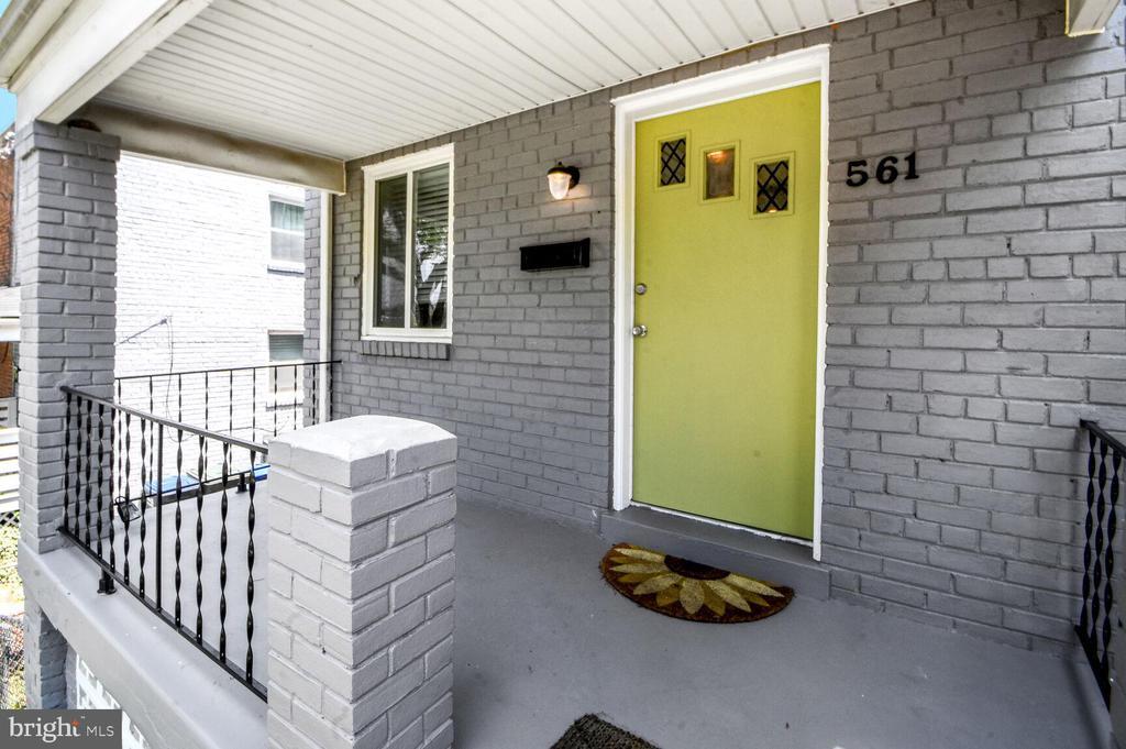 561 45th St NE in Washington, DC - Building Photo