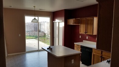 6382 Everest Dr in Reno, NV - Building Photo - Building Photo