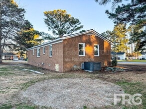 530 Hillcrest Ave in Winterville, NC - Building Photo - Building Photo