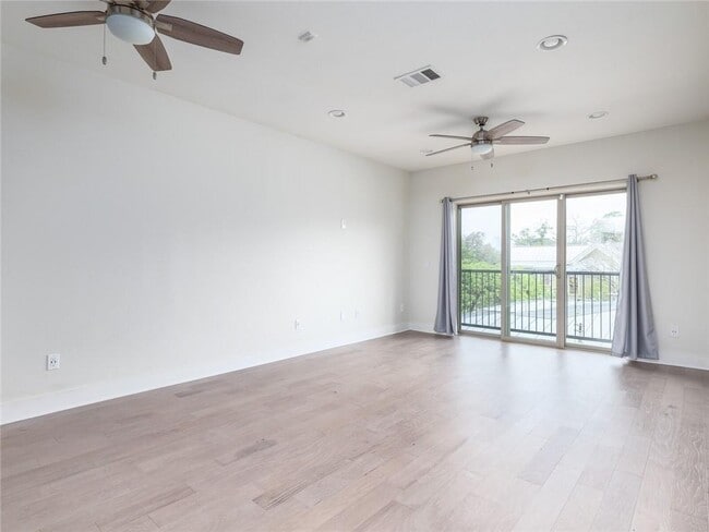 property at 908 Nueces St
