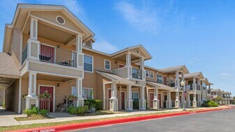 705 Village Way in New Braunfels, TX - Building Photo