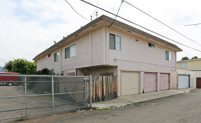 423 S Freeman St in Oceanside, CA - Building Photo - Building Photo