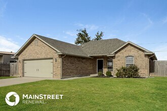 817 SW 8th St in Moore, OK - Building Photo - Building Photo